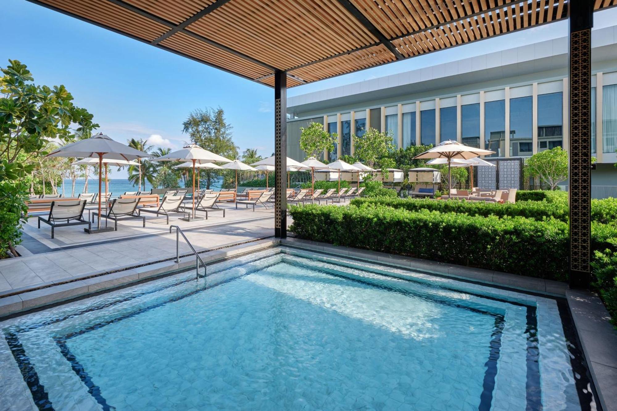 Four Points By Sheraton Phuket Patong Beach Resort Kültér fotó