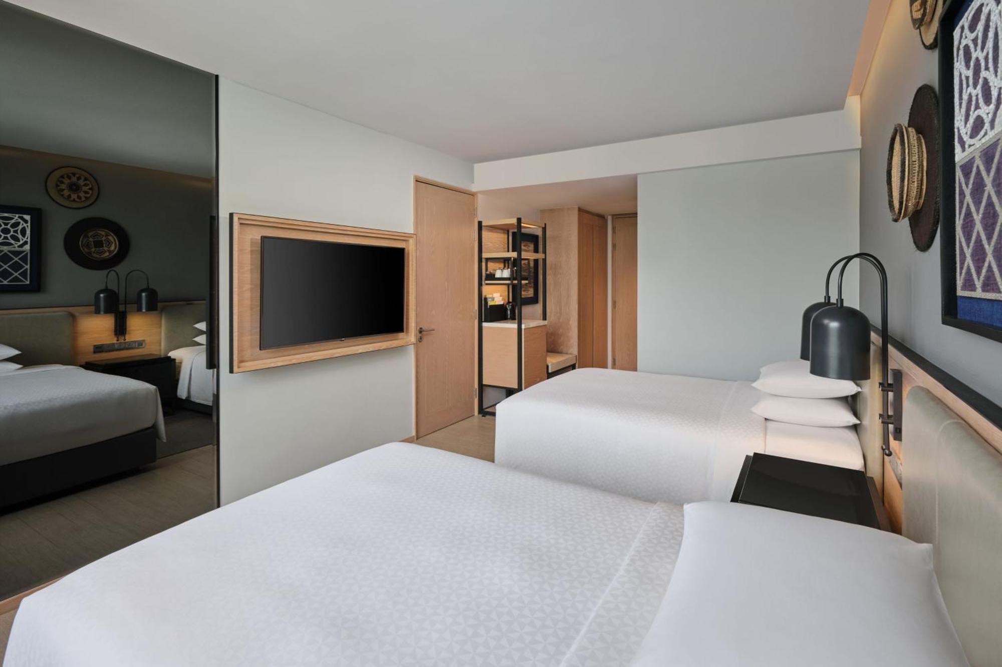 Four Points By Sheraton Phuket Patong Beach Resort Kültér fotó